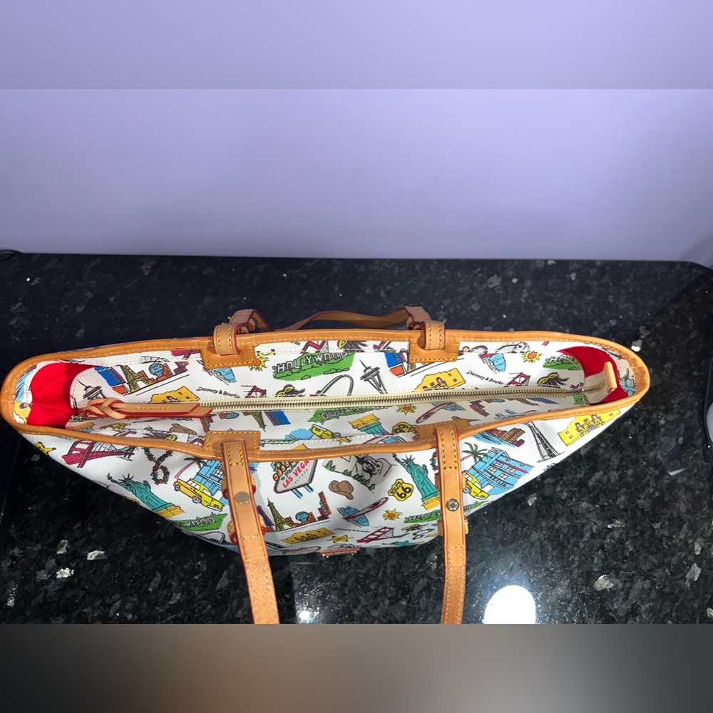 HTF Sold Out Dooney & Bourke Americana Landmark Tote - Picture 7 of 12